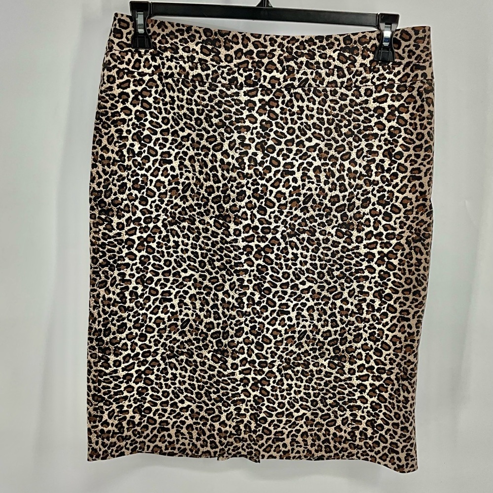 Chico's Leopard Pencil Skirt in Brown and Black m 8/10